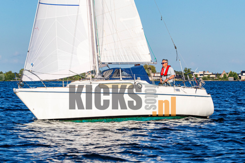 AA8I3943